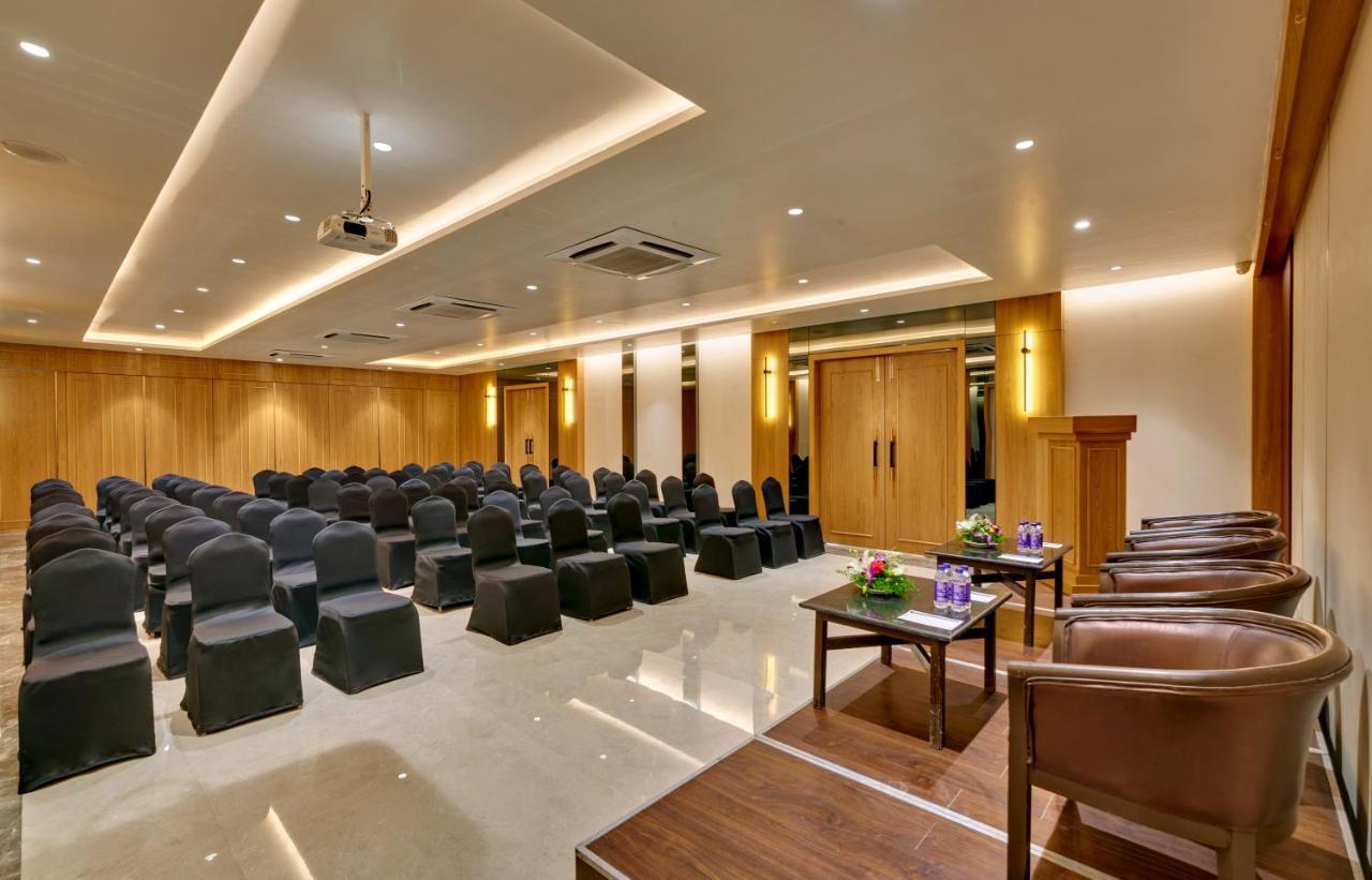 Citrus Hotel โกลฮาปูร์ ภายนอก รูปภาพ