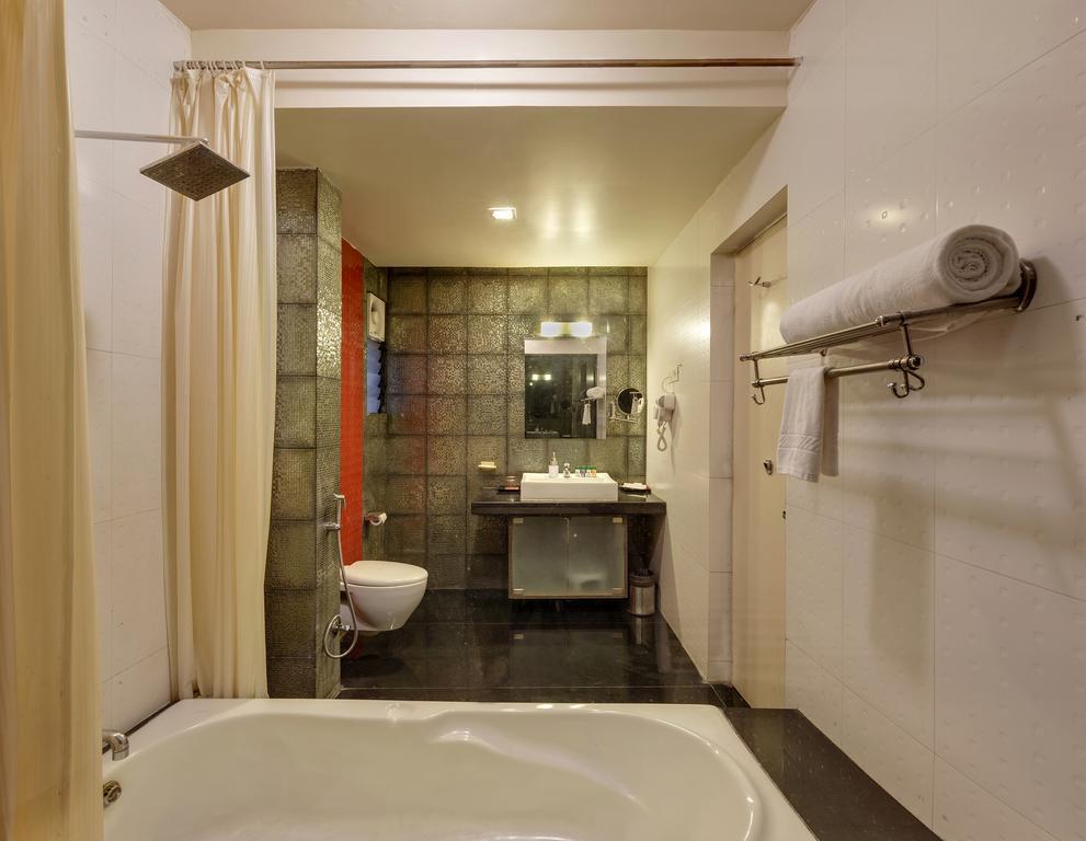 Citrus Hotel โกลฮาปูร์ ภายนอก รูปภาพ