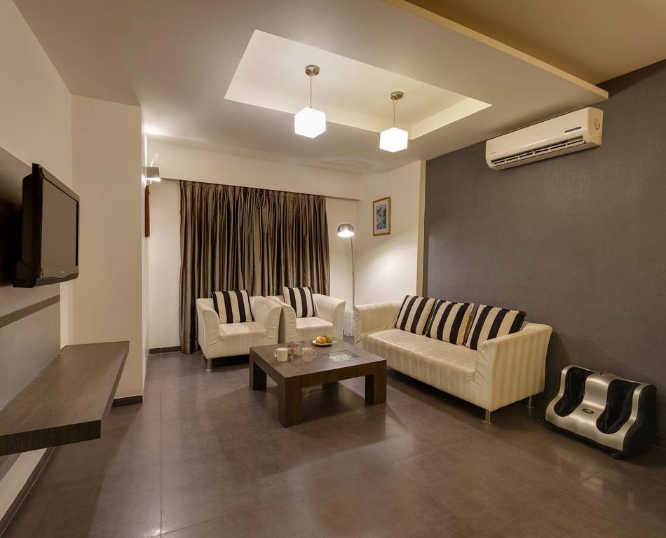Citrus Hotel โกลฮาปูร์ ภายนอก รูปภาพ