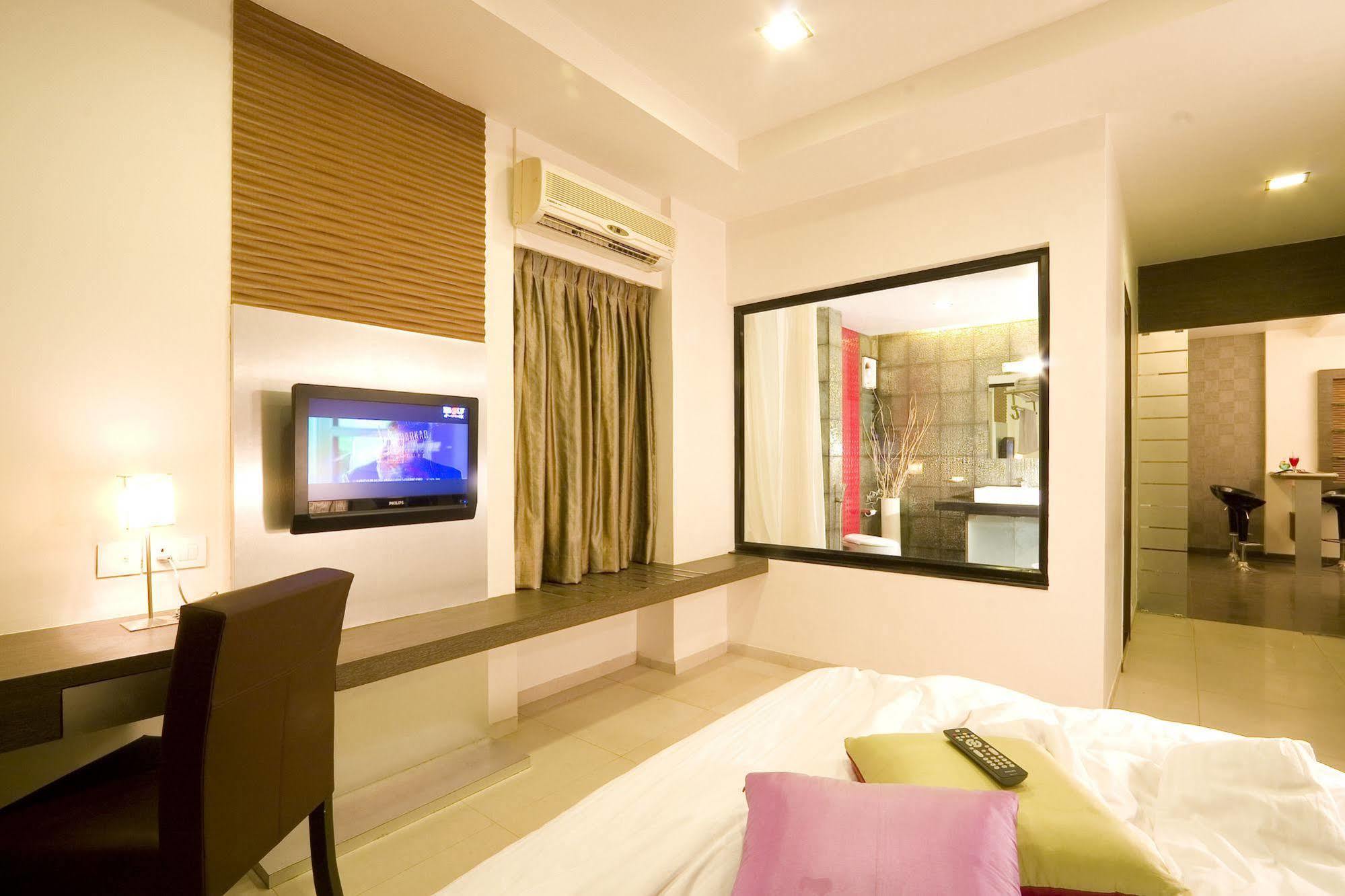 Citrus Hotel โกลฮาปูร์ ภายนอก รูปภาพ