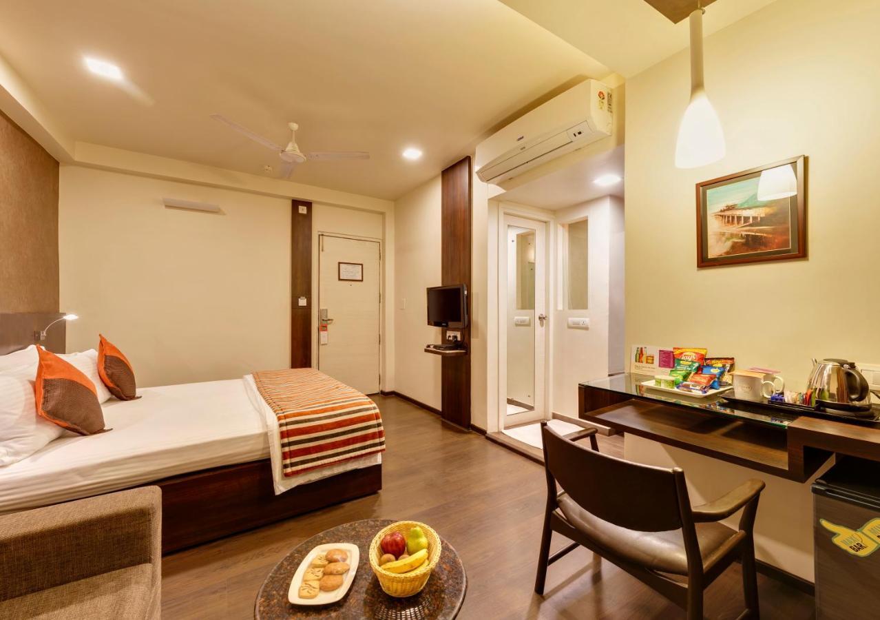 Citrus Hotel โกลฮาปูร์ ภายนอก รูปภาพ